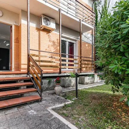 Apartment Villino Gimarra With Parking Fano